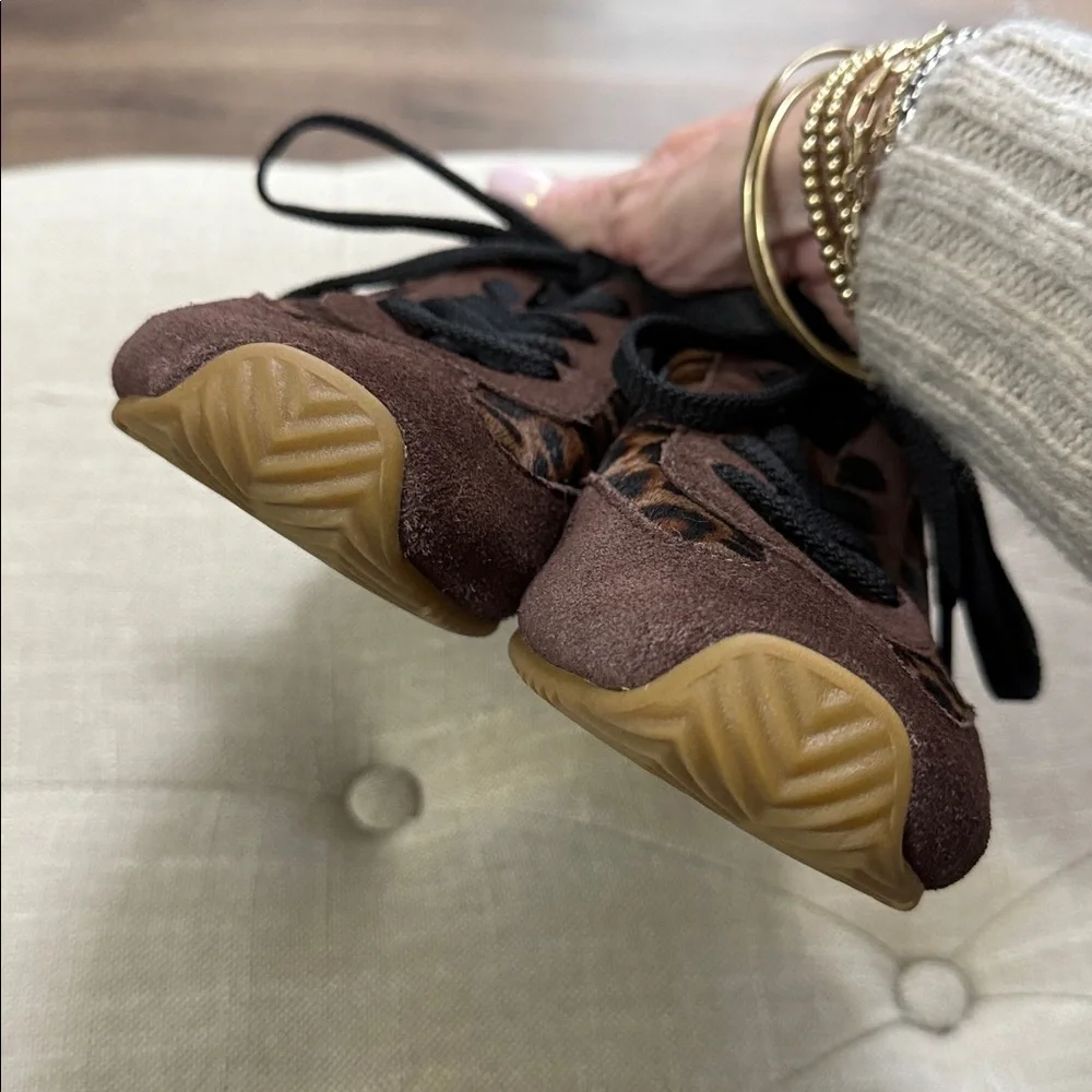 Rag & Bone Ultra Slim Retro Runner Sneaker in Leopard Mocha Size 8 - Picture 6 of 12